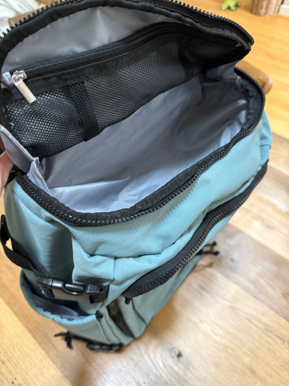 BAGSMART Blast Quick Access Standard 28L Carry-on Travel Backpack - Arona Blue - Picture 4 of 8